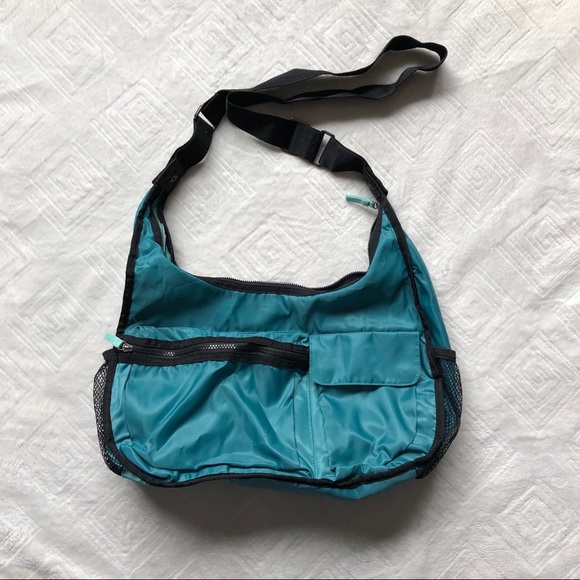 thirty-one Handbags - Thirty One Nylon Crossbody Bag
